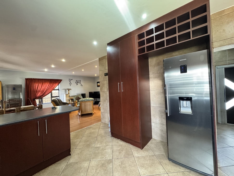 To Let 3 Bedroom Property for Rent in La Hoff North West